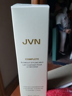 JVN Complete Blowout Styling Milk - White and Gold Text
